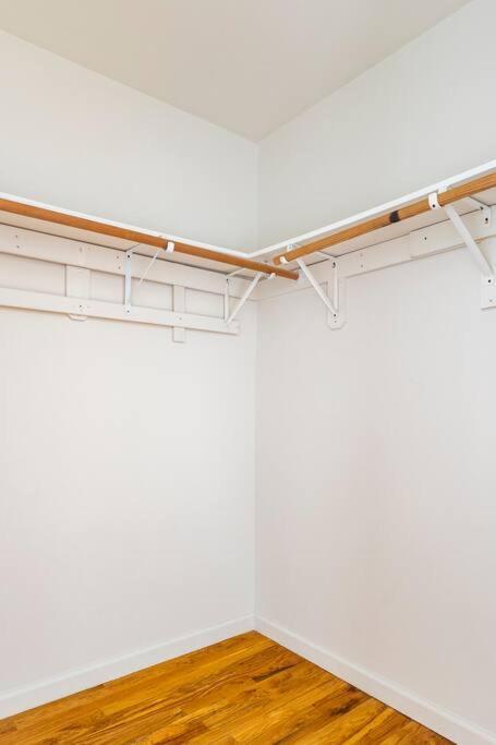 Ruby Suites 2A Newark Bagian luar foto