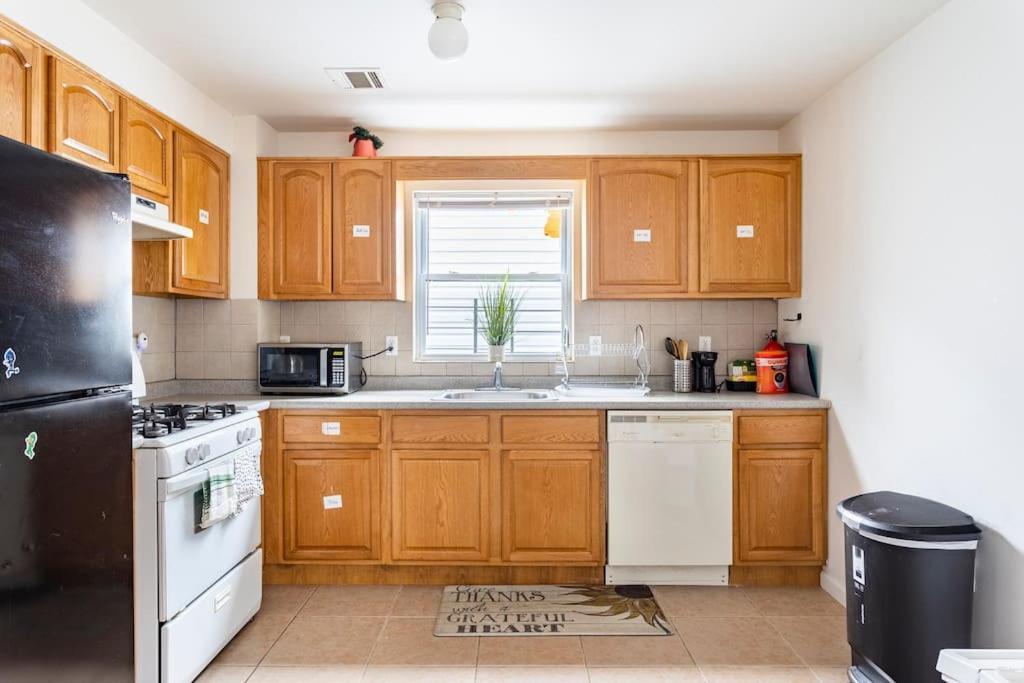 Ruby Suites 2A Newark Bagian luar foto